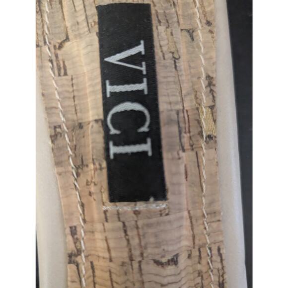 Pretty ratan & pearl studded slide sandals by Vici worn only a few times size 8 - Picture 3 of 6